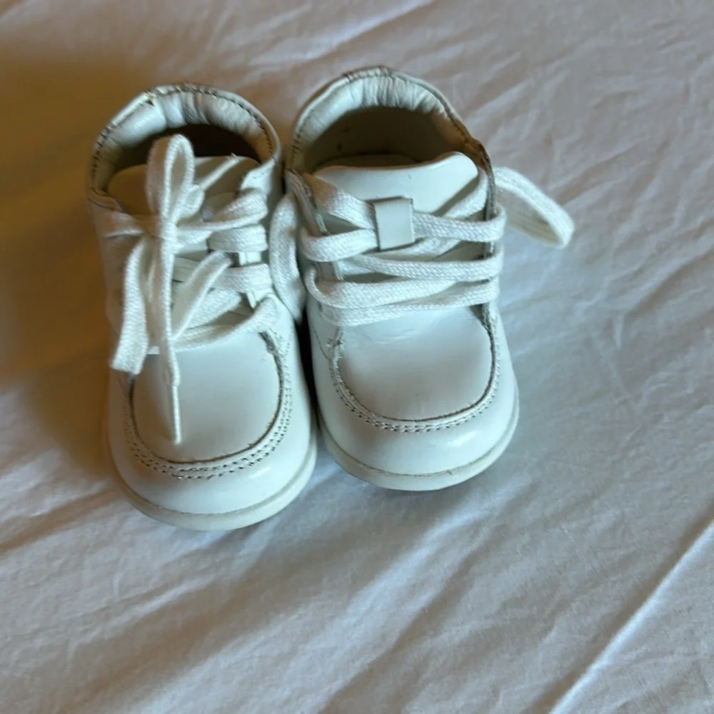 Smart Steps leather baby shoes size 3 like new